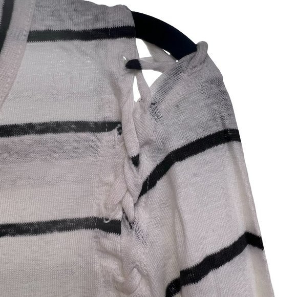 Women's NWT Chaser White with Black Stripes Long Sleeve Top M - Picture 4 of 4